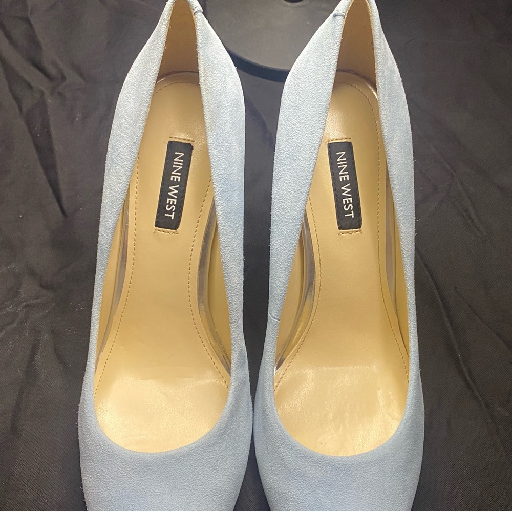 Nine West Blue Heels Sleek Elegant Design